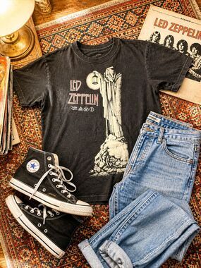 Led Zeppelin “The Hermit” Zoso Black Graphic Concert T-Shirt | Classic Rock Band
